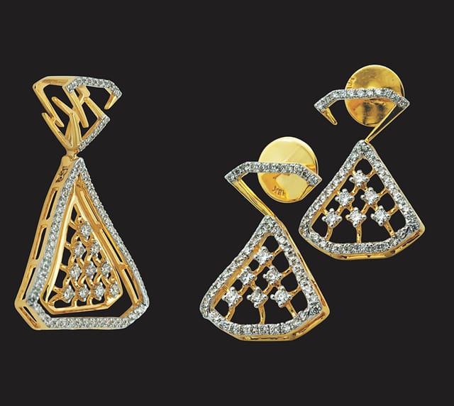 Diamond Pendant And Earrings Set (6.737 Gm)