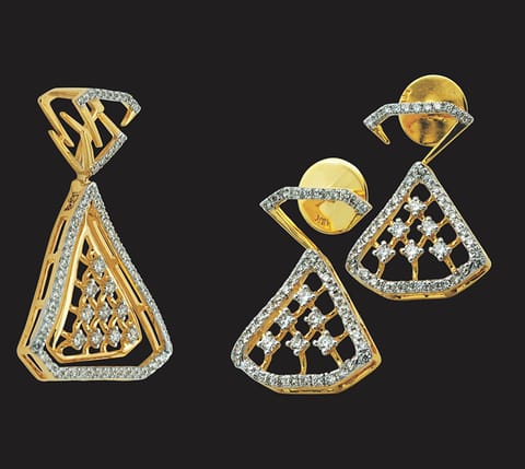 Diamond Pendant And Earrings Set (6.75Gm)