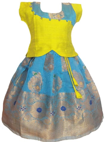 Girls Lehenga Choli / Pattu Pavadai Chanderi Neck BB