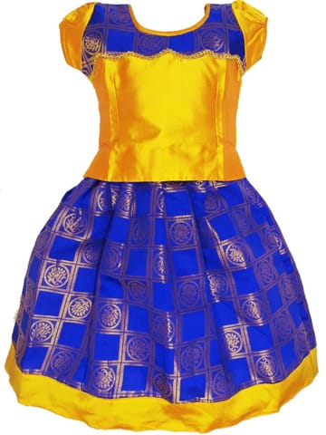 Girls Lehenga Choli / Pattu Pavadai Check Wave