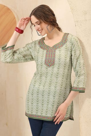 Pista Jaipuri Cotton Zig Zag Print Round Neck Short Tunic Top By Bloomkart